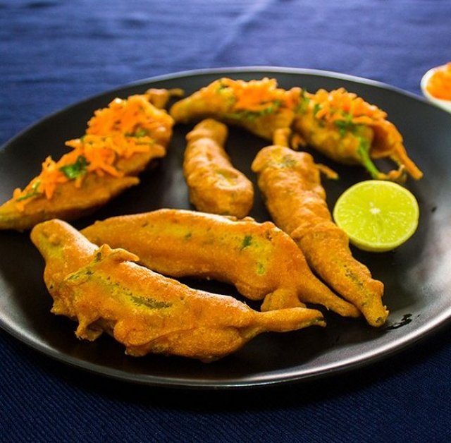মুচমুচে মরিচের বড়া রেসিপি